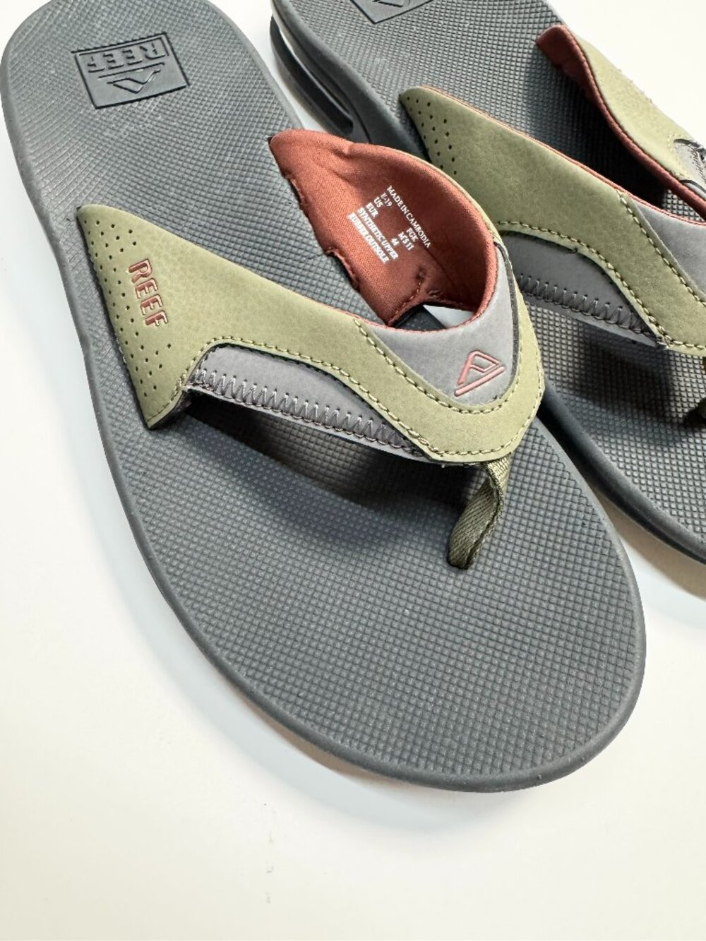 REEF Fanning Men's Flip Flops in Gray/Olive Size 11 - Like New